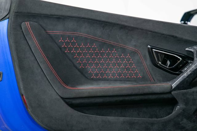 Used 2019 Lamborghini Huracan Performante AWD/4WD image 15