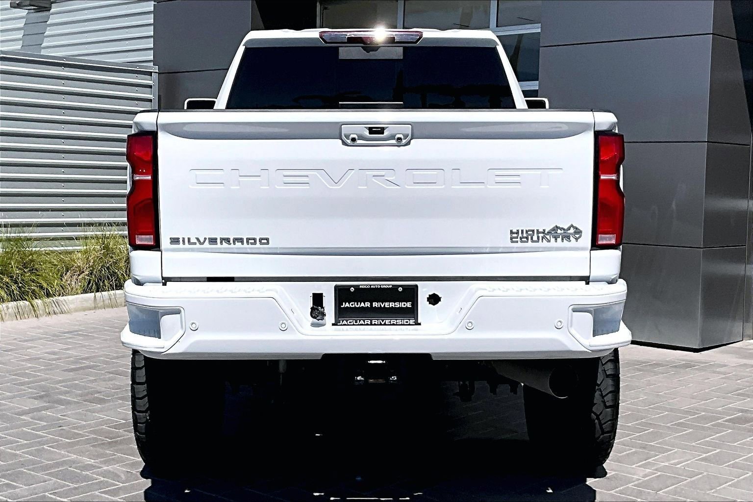 Used 2024 Chevrolet Silverado 2500 High Country w/ Technology Package image 4