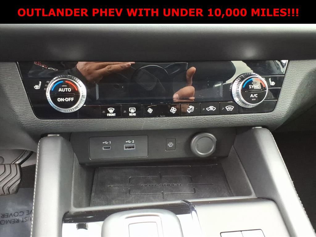 Used 2025 Mitsubishi Outlander SE image 21