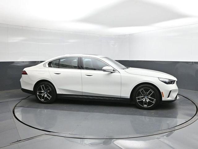 New 2026 BMW i5 eDrive40 w/ Premium Package RWD image 15