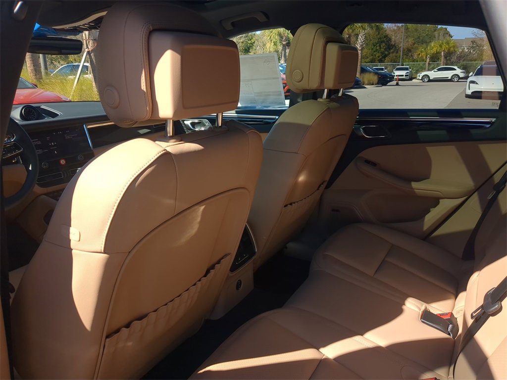 New 2026 Porsche Macan Base image 21