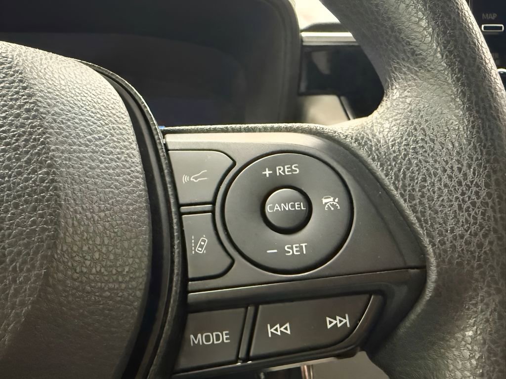 Used 2020 Toyota Corolla LE FWD image 18