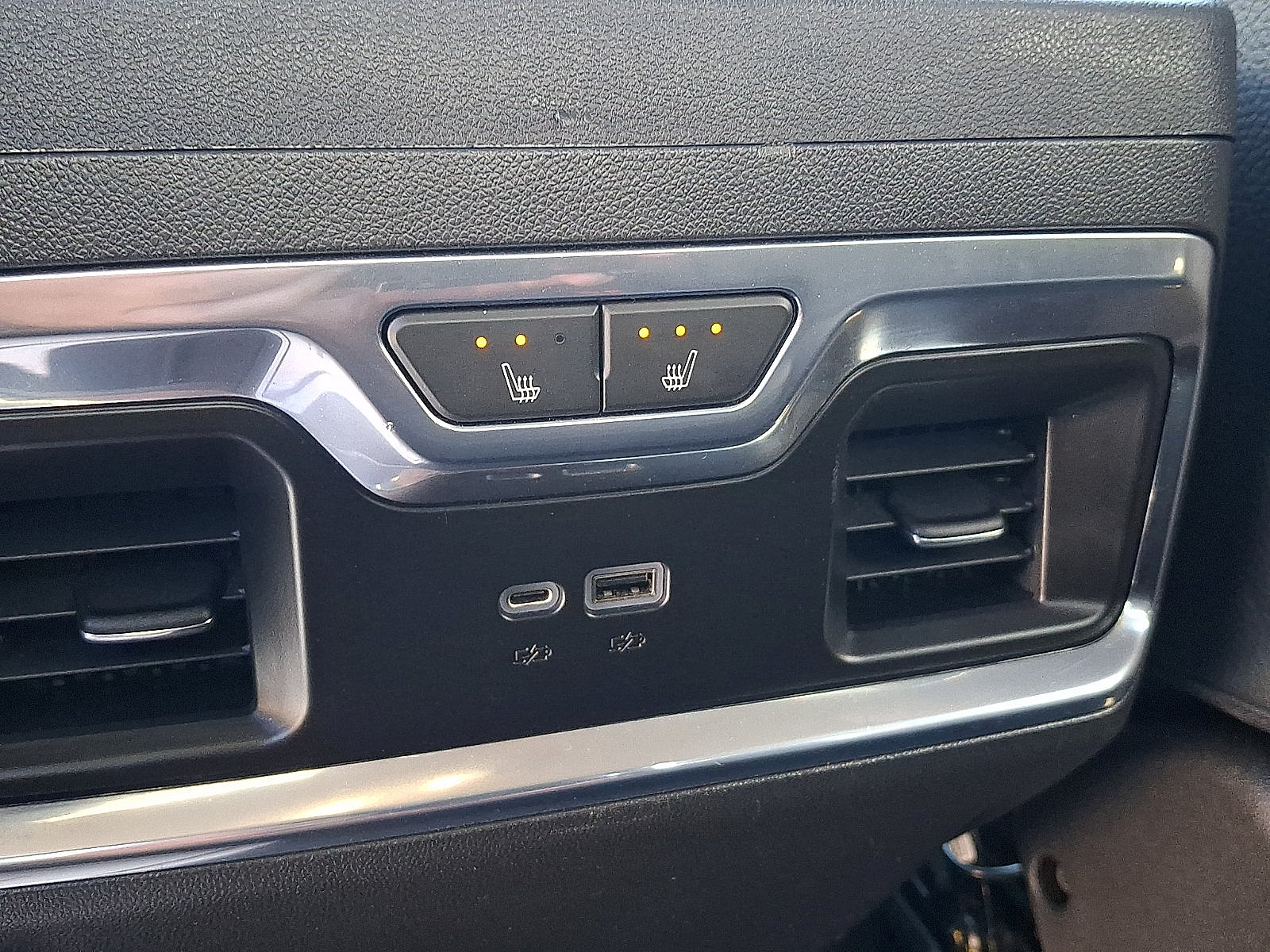 Used 2022 GMC Sierra 1500 Denali AWD/4WD image 11