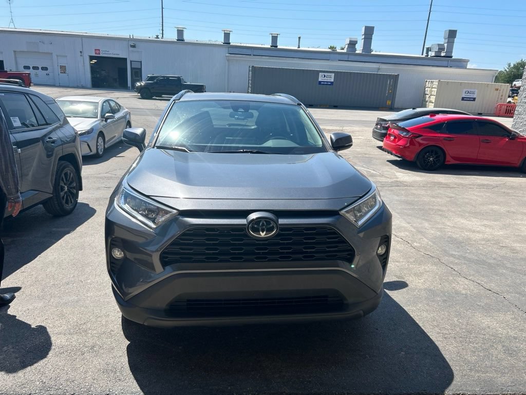 Used 2020 Toyota RAV4 XLE w/ Convenience Package FWD image 5