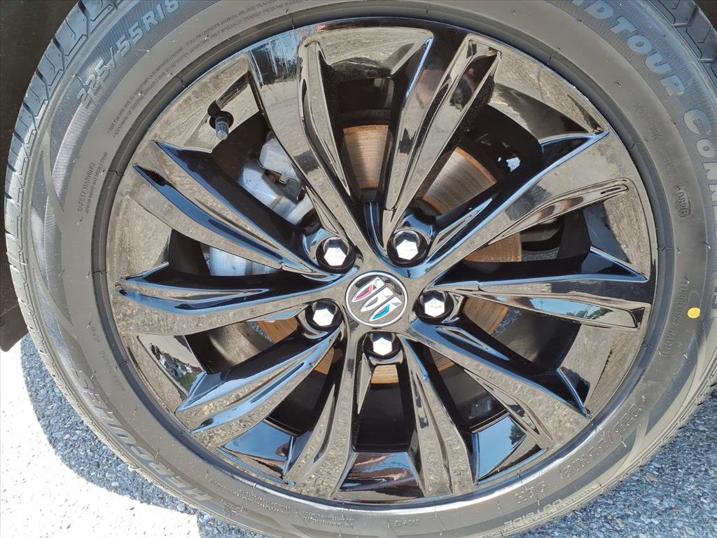 Used 2024 Buick Envista Sport Touring w/ Convenience I Package FWD image 11