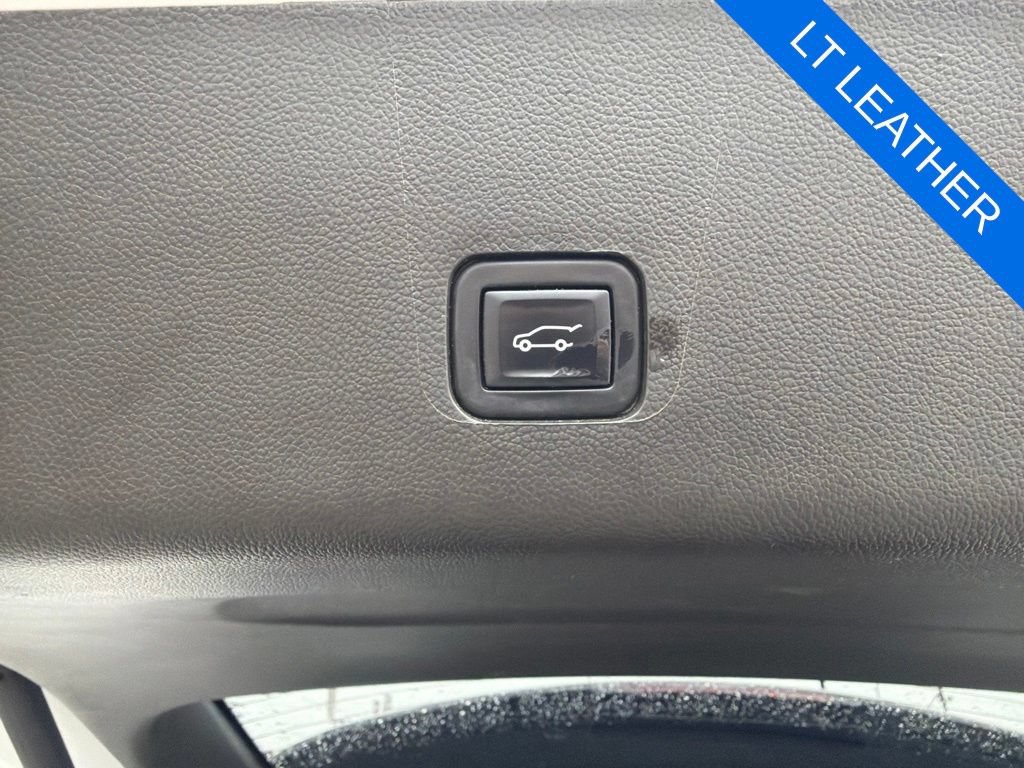 Used 2022 Chevrolet Traverse LT w/ LT Premium Package AWD/4WD image 30