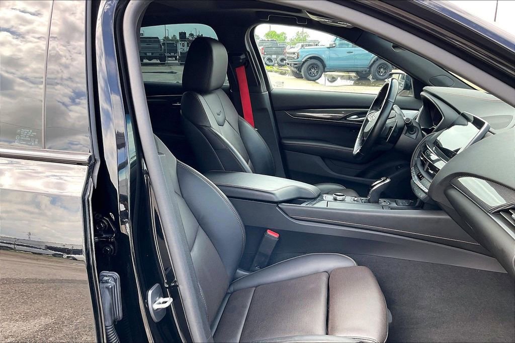 Used 2023 Cadillac CT5 V w/ Premium Package RWD image 30