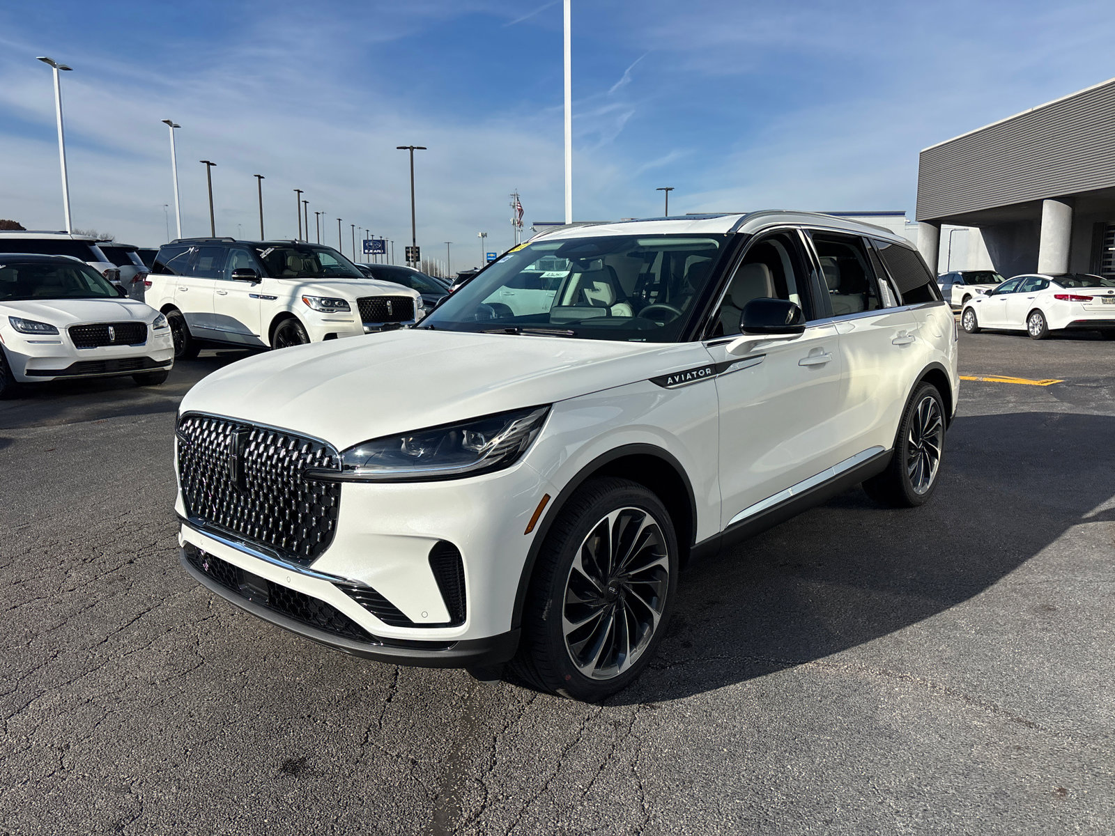 New 2026 Lincoln Aviator Reserve image 3