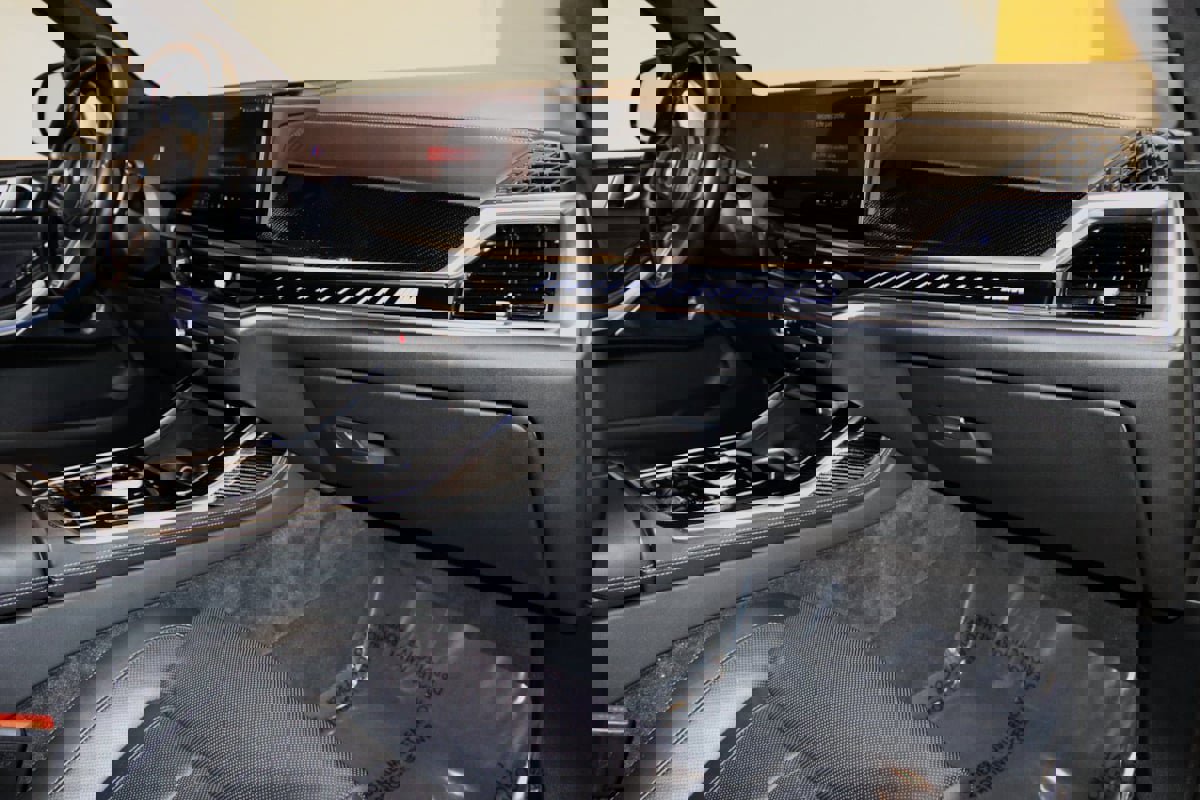 Used 2024 BMW X7 M60i image 68