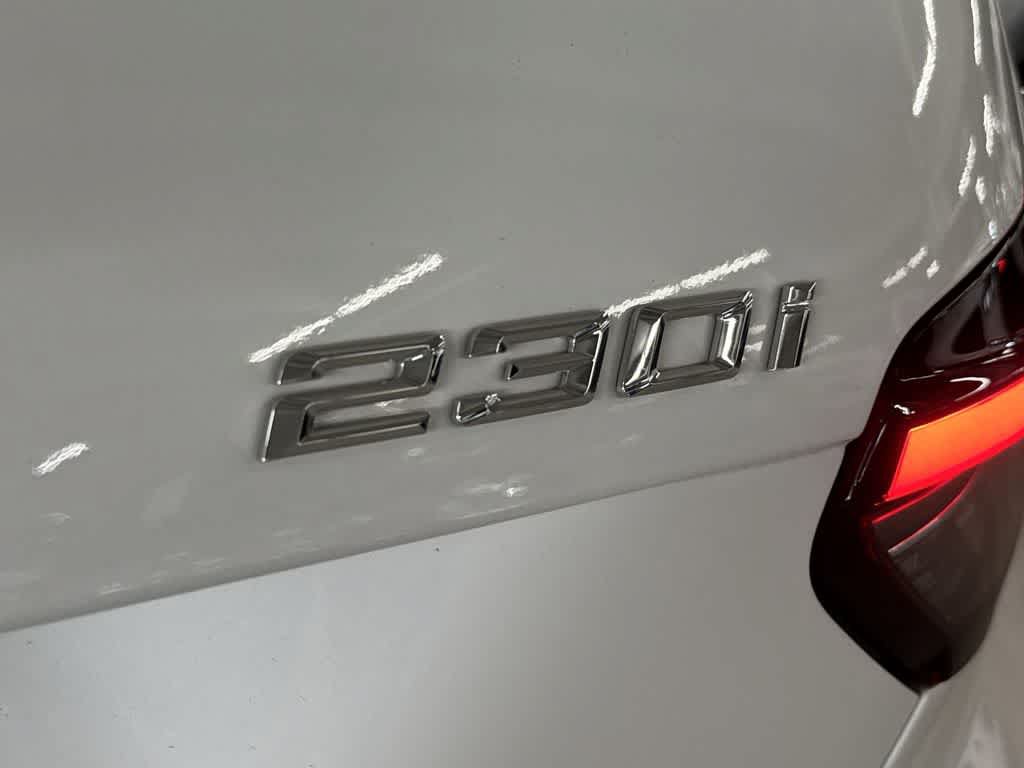Used 2025 BMW 230i Coupe w/ Premium Package RWD image 11