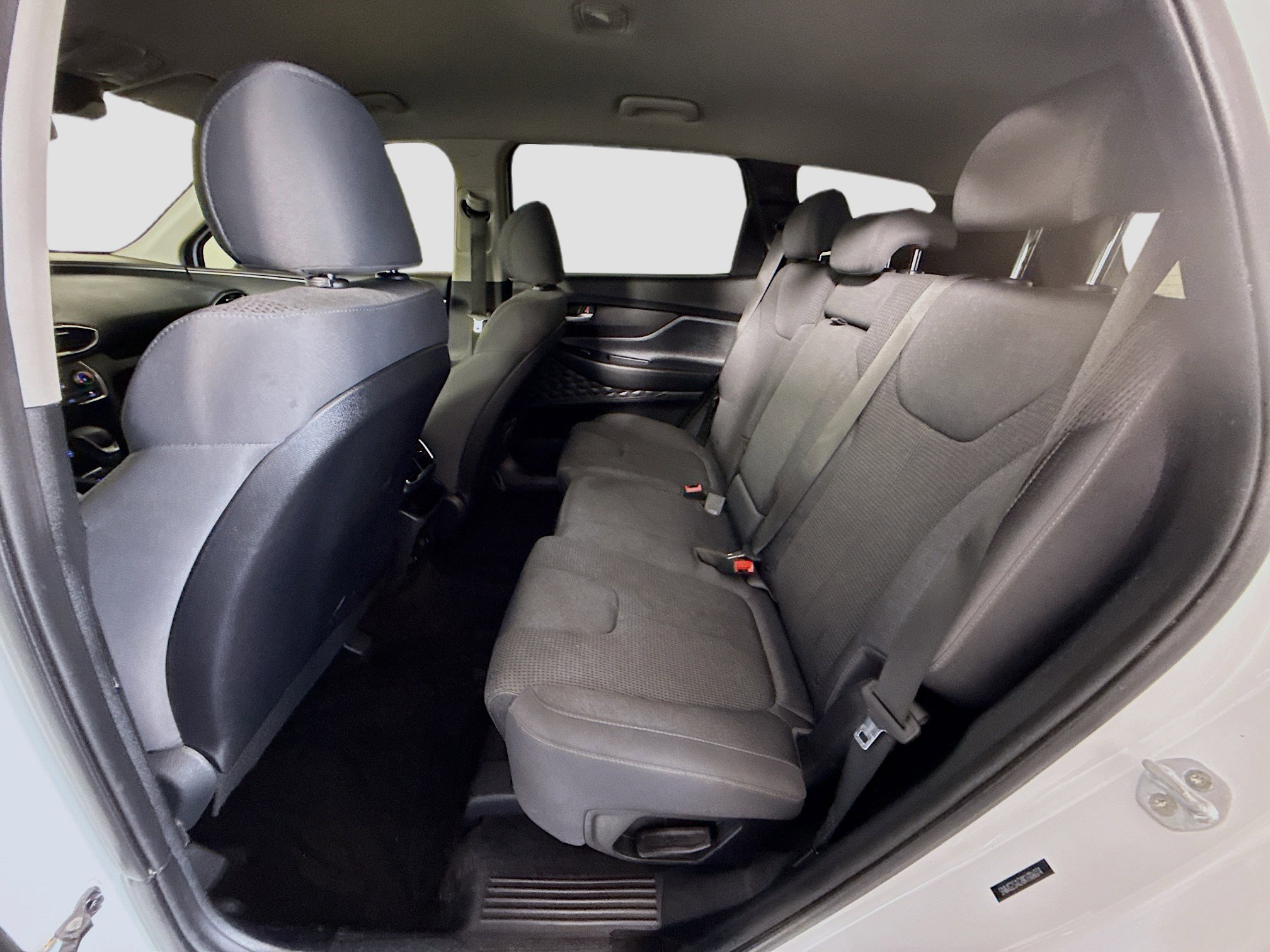 Used 2019 Hyundai Santa Fe SE image 24