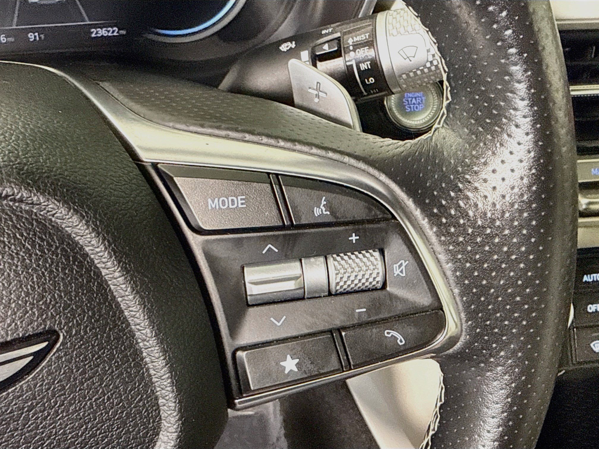 Used 2025 Genesis G70 2.5T AWD/4WD image 15