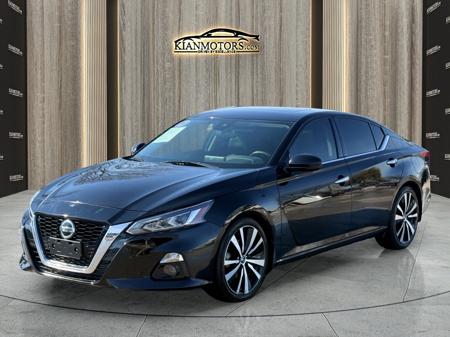 Used 2020 Nissan Altima 2.0 Platinum FWD image 3