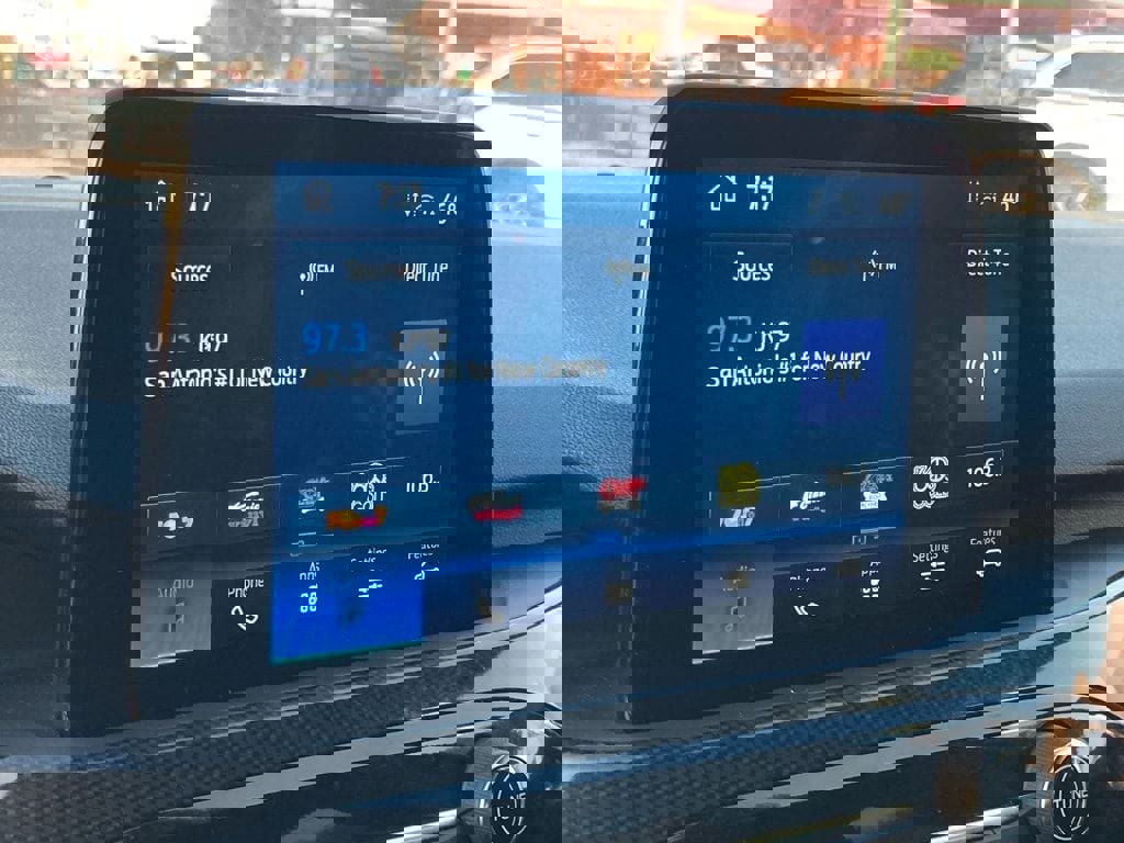 Used 2025 Ford Escape ST-Line image 18