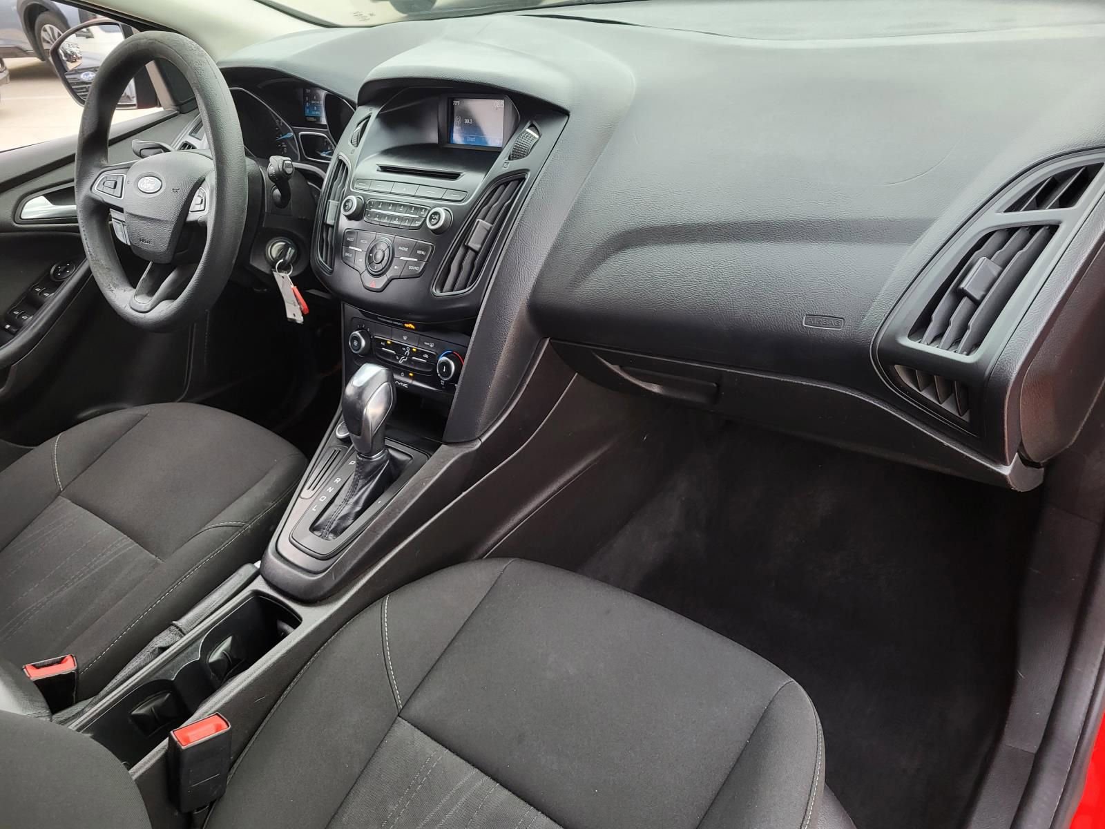 Used 2016 Ford Focus SE image 8