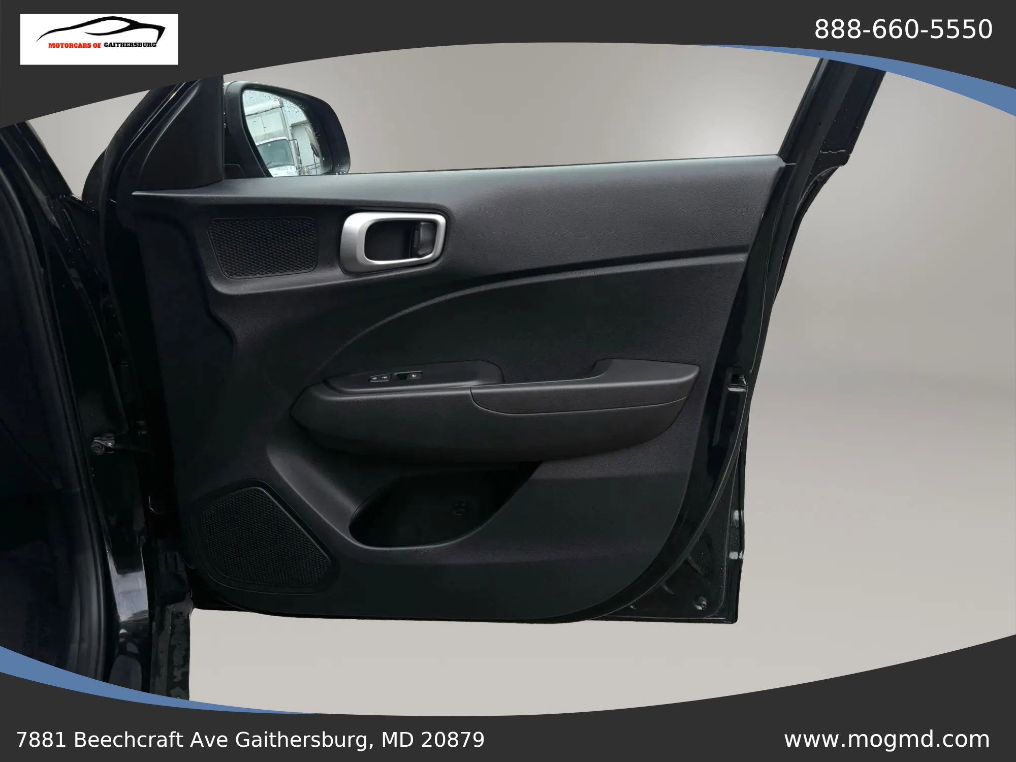 Used 2023 Hyundai Venue SE w/ Cargo Package image 21