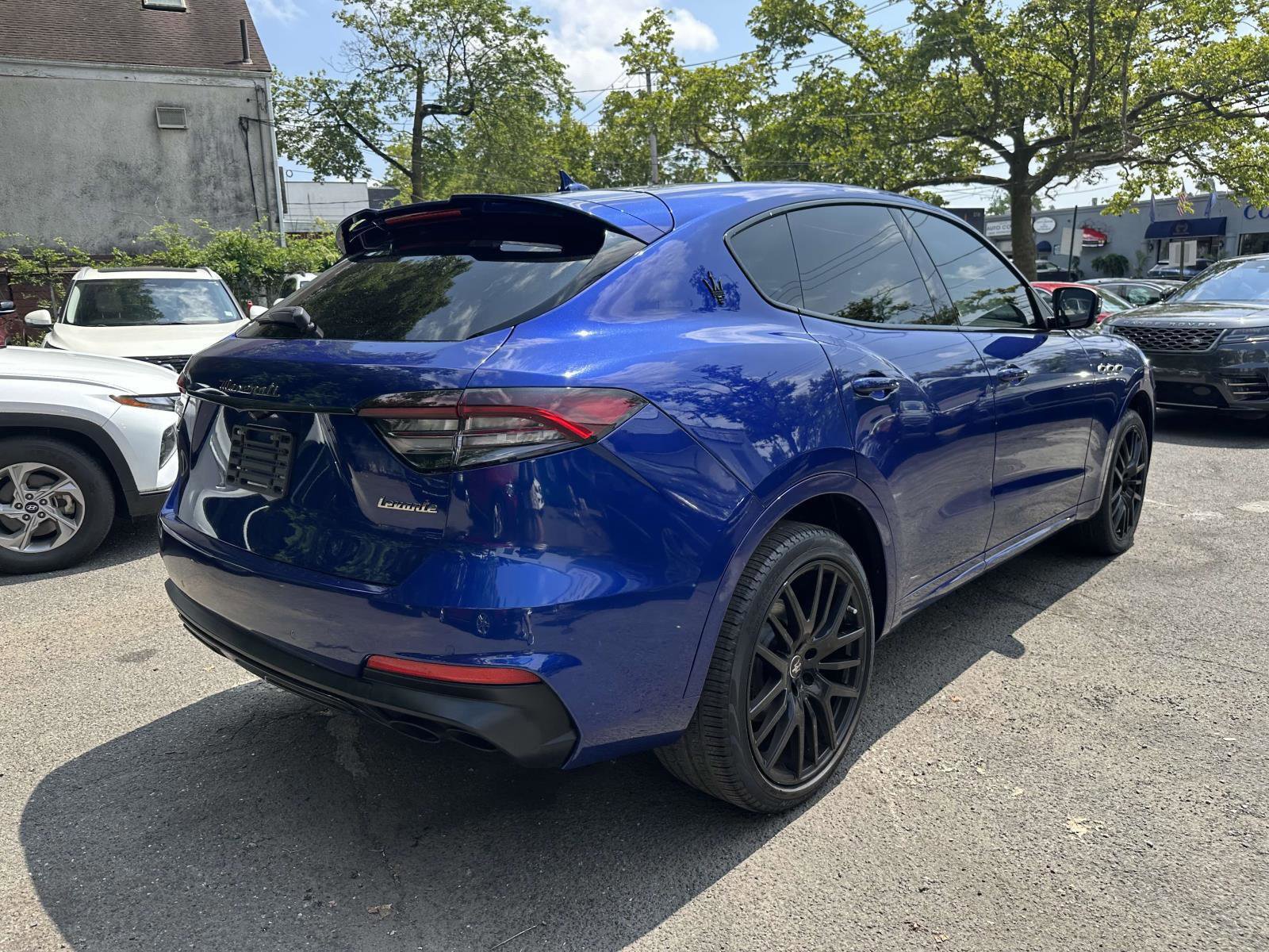 Used 2022 Maserati Levante Modena AWD/4WD image 3