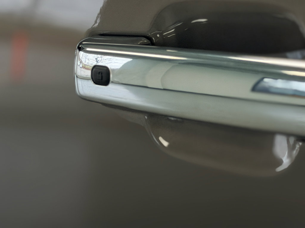 Used 2023 Ford F150 Lariat w/ Trailer Tow Package image 13