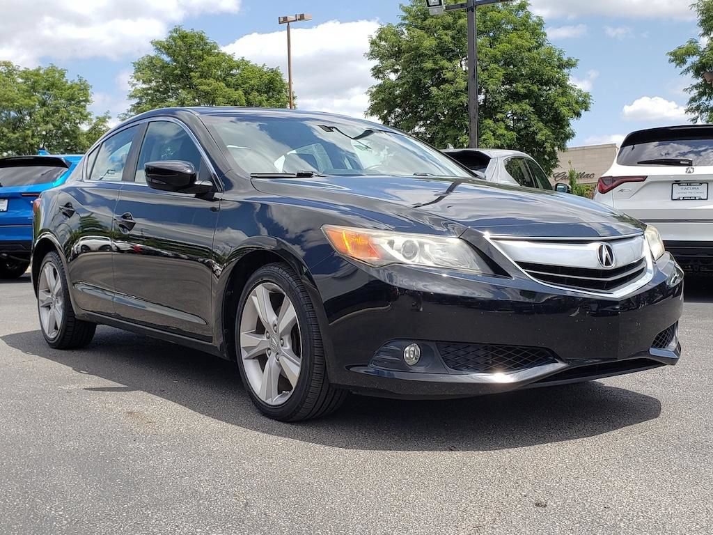 Used 2013 Acura ILX w/ Premium Package FWD image 1