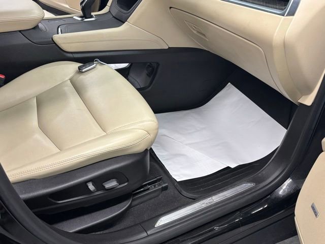 Used 2018 Cadillac XT5 FWD image 33