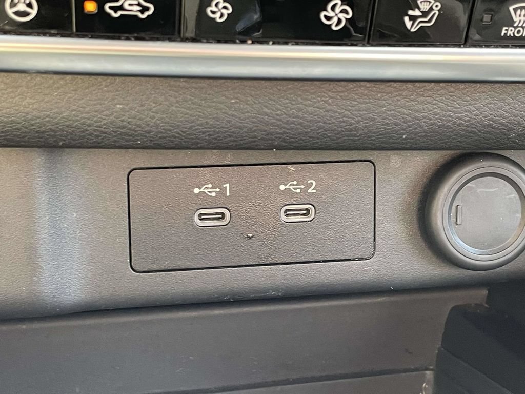 Used 2025 Nissan Rogue SV w/ SV Premium Package FWD image 38