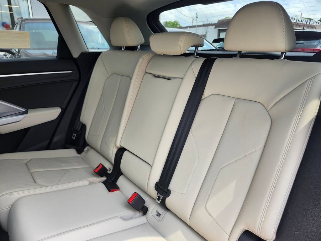 Used 2019 Audi Q3 2.0T Premium Plus AWD/4WD image 10