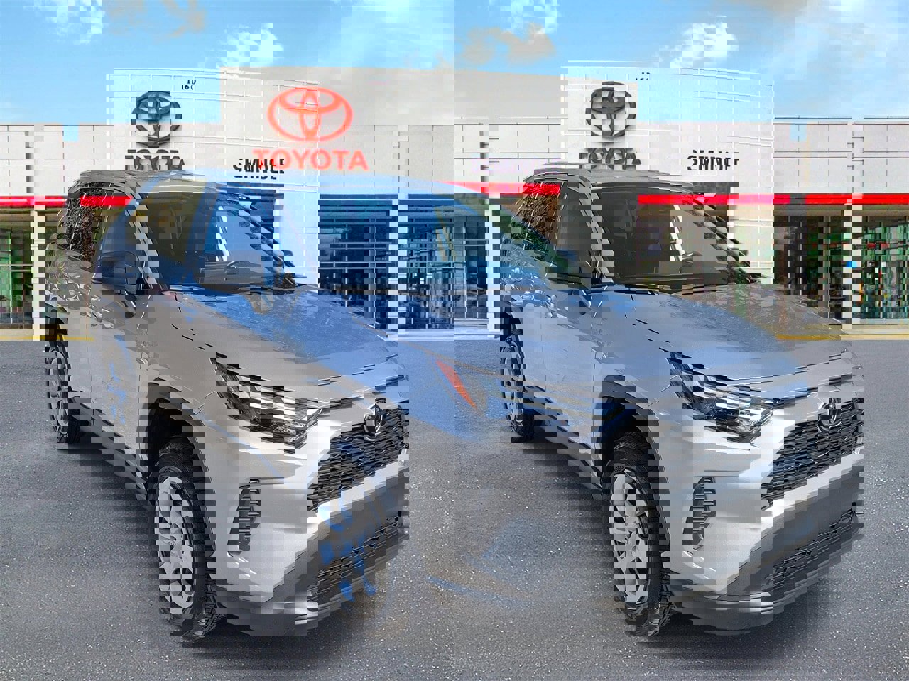 Used 2025 Toyota RAV4 LE image 2