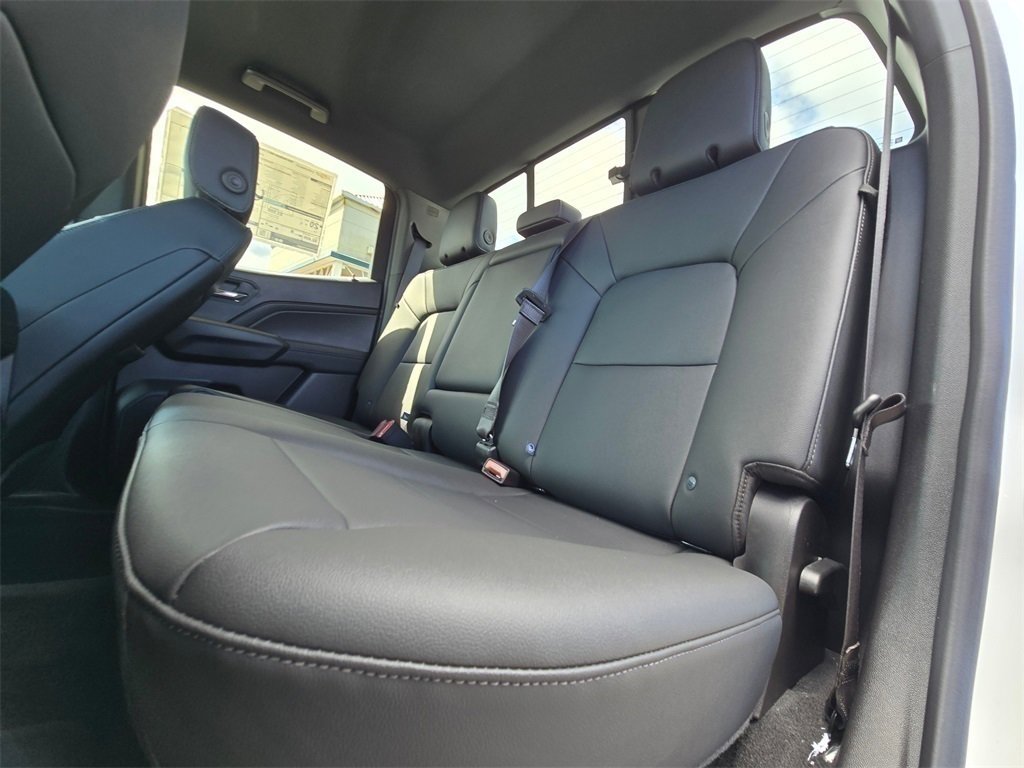 New 2025 Chevrolet Colorado LT w/ LT Convenience Package image 3