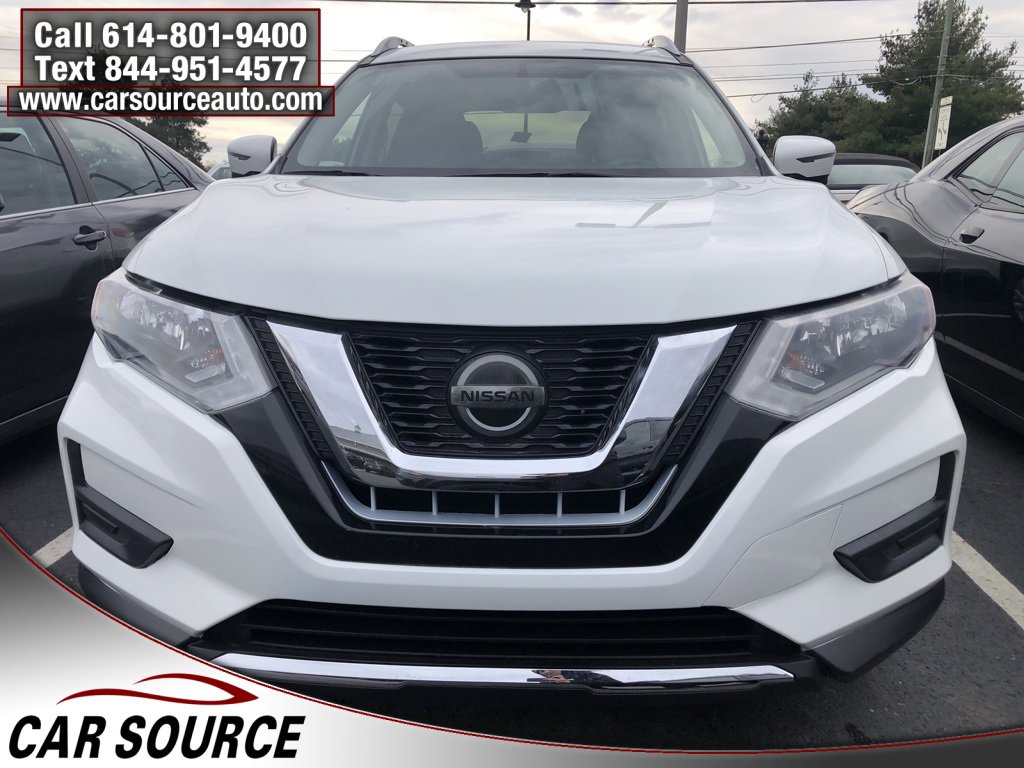 Used 2018 Nissan Rogue SV w/ Premium Package image 2