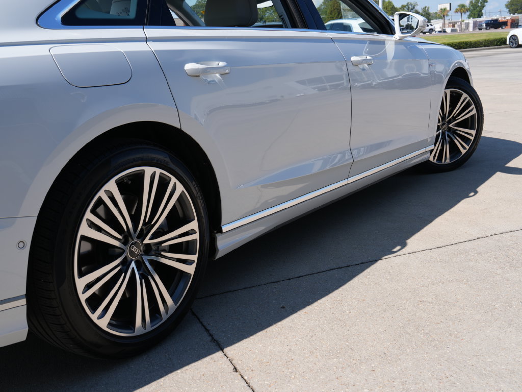 Used 2024 Audi A8 L 3.0T AWD/4WD image 11