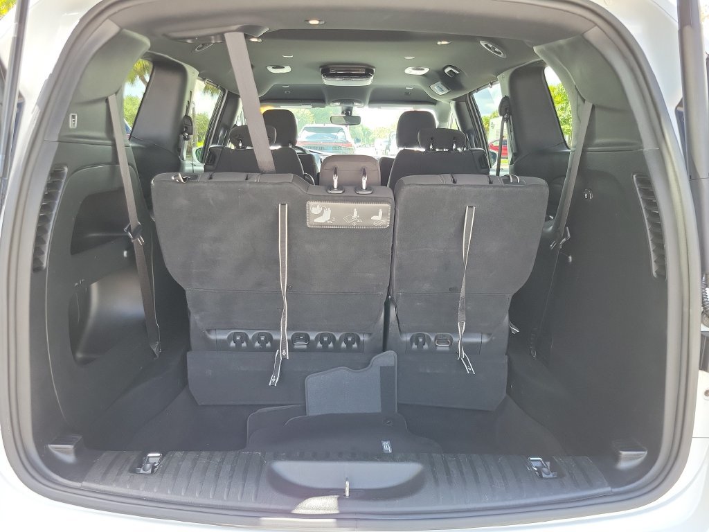 Used 2018 Chrysler Pacifica Touring Plus w/ S Appearance Package FWD image 6