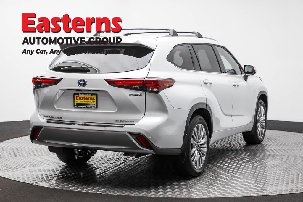 Used 2024 Toyota Highlander Platinum image 5