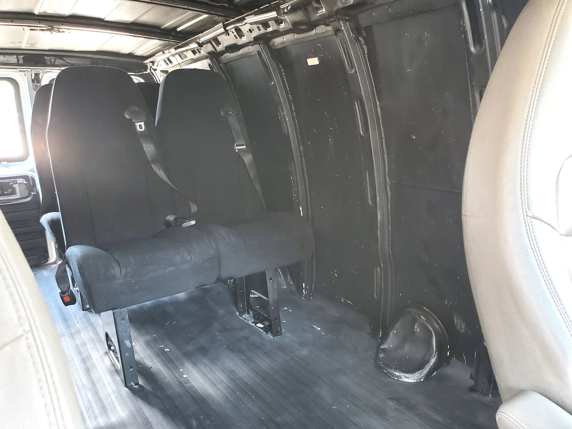 Used 2014 Chevrolet Express 1500 RWD image 32
