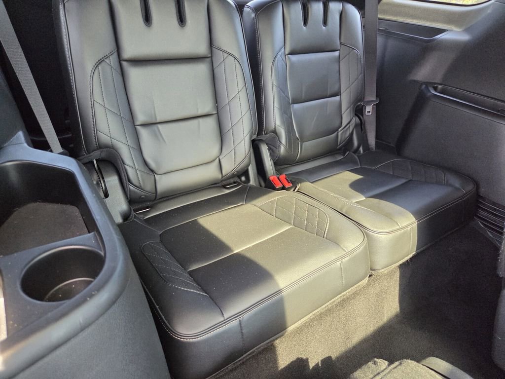 Used 2018 Ford Explorer Platinum image 14