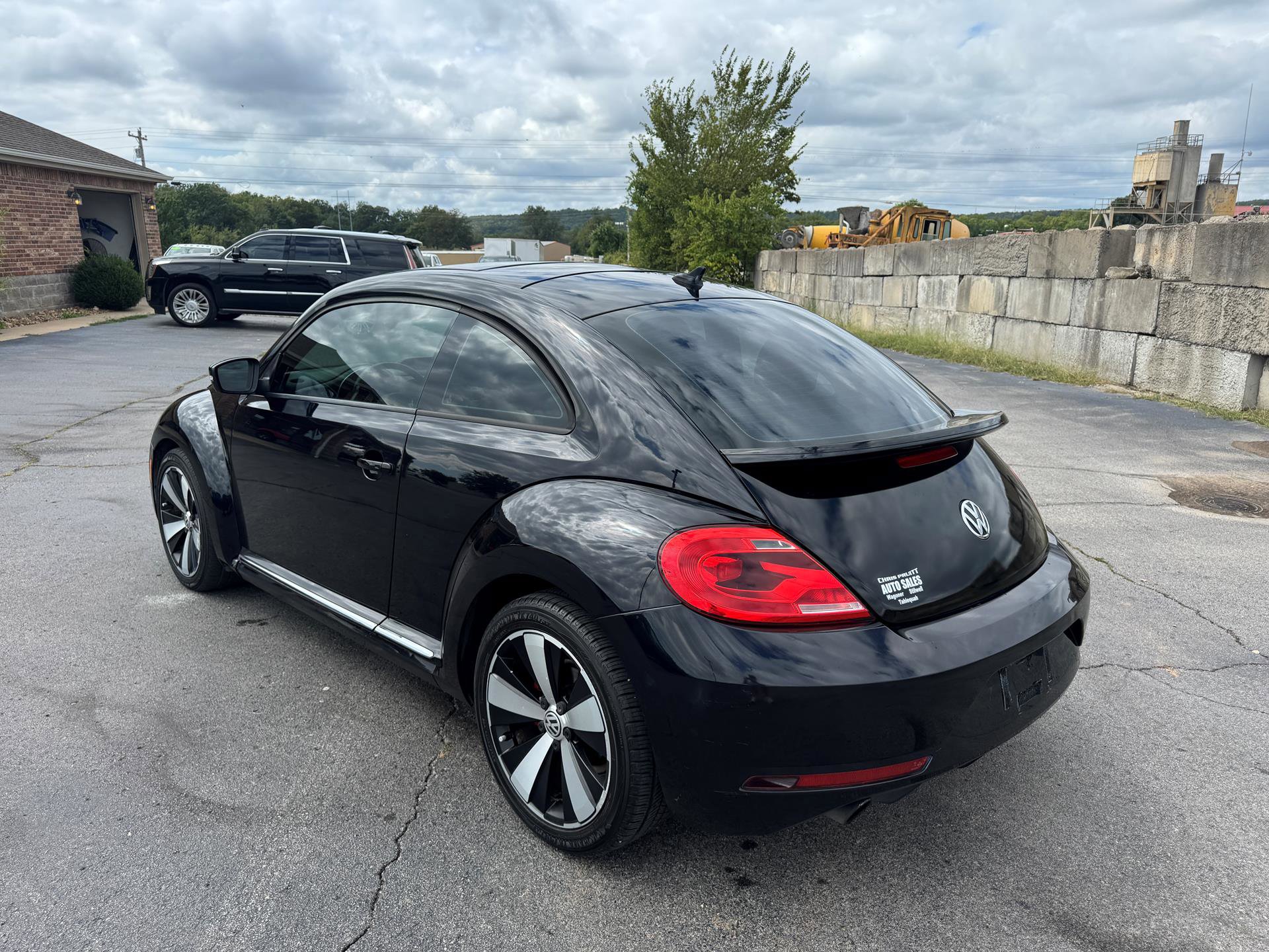 Used 2014 Volkswagen Beetle R-Line image 4