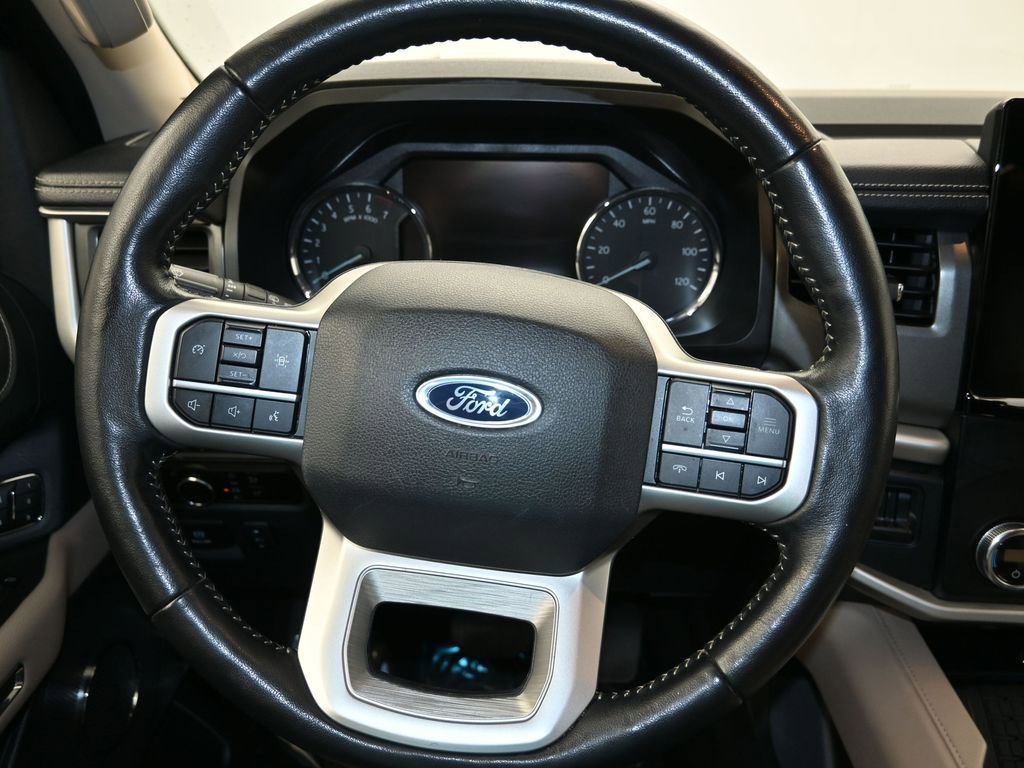 Used 2024 Ford Expedition XLT image 14