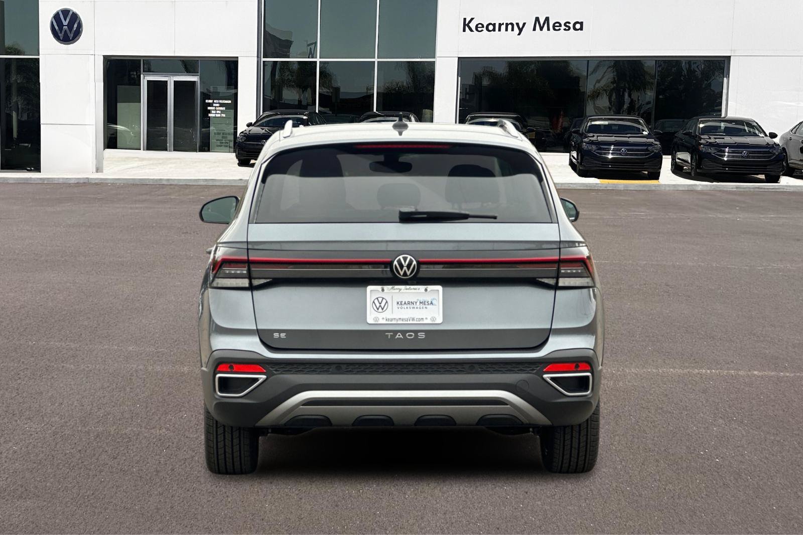 New 2026 Volkswagen Taos SE FWD image 5