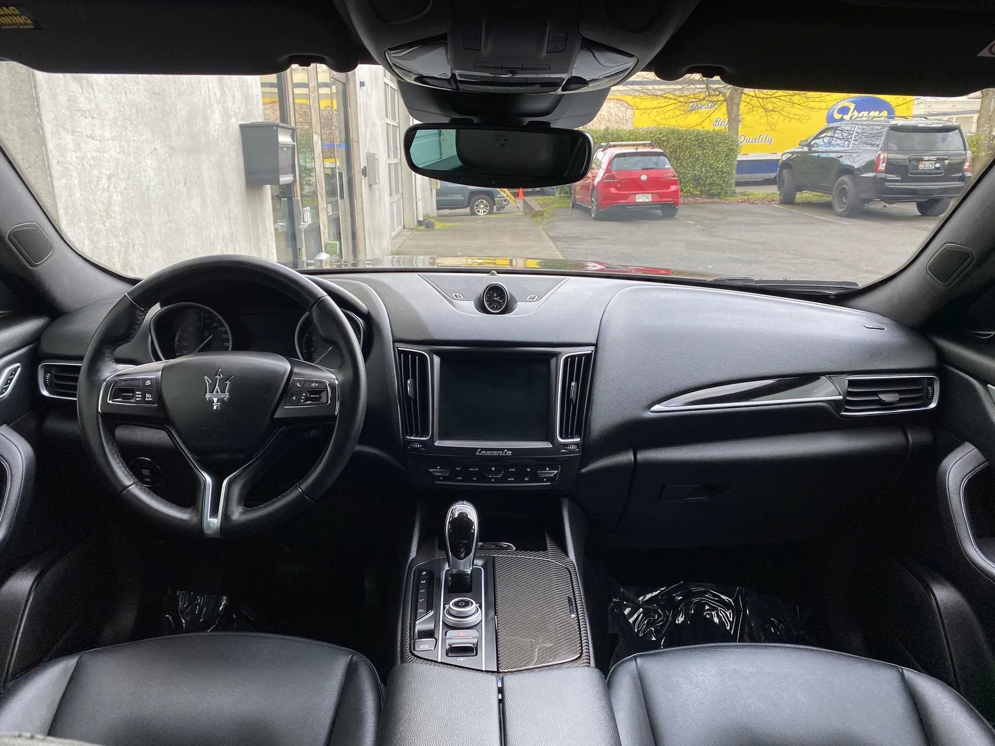 Used 2018 Maserati Levante image 19