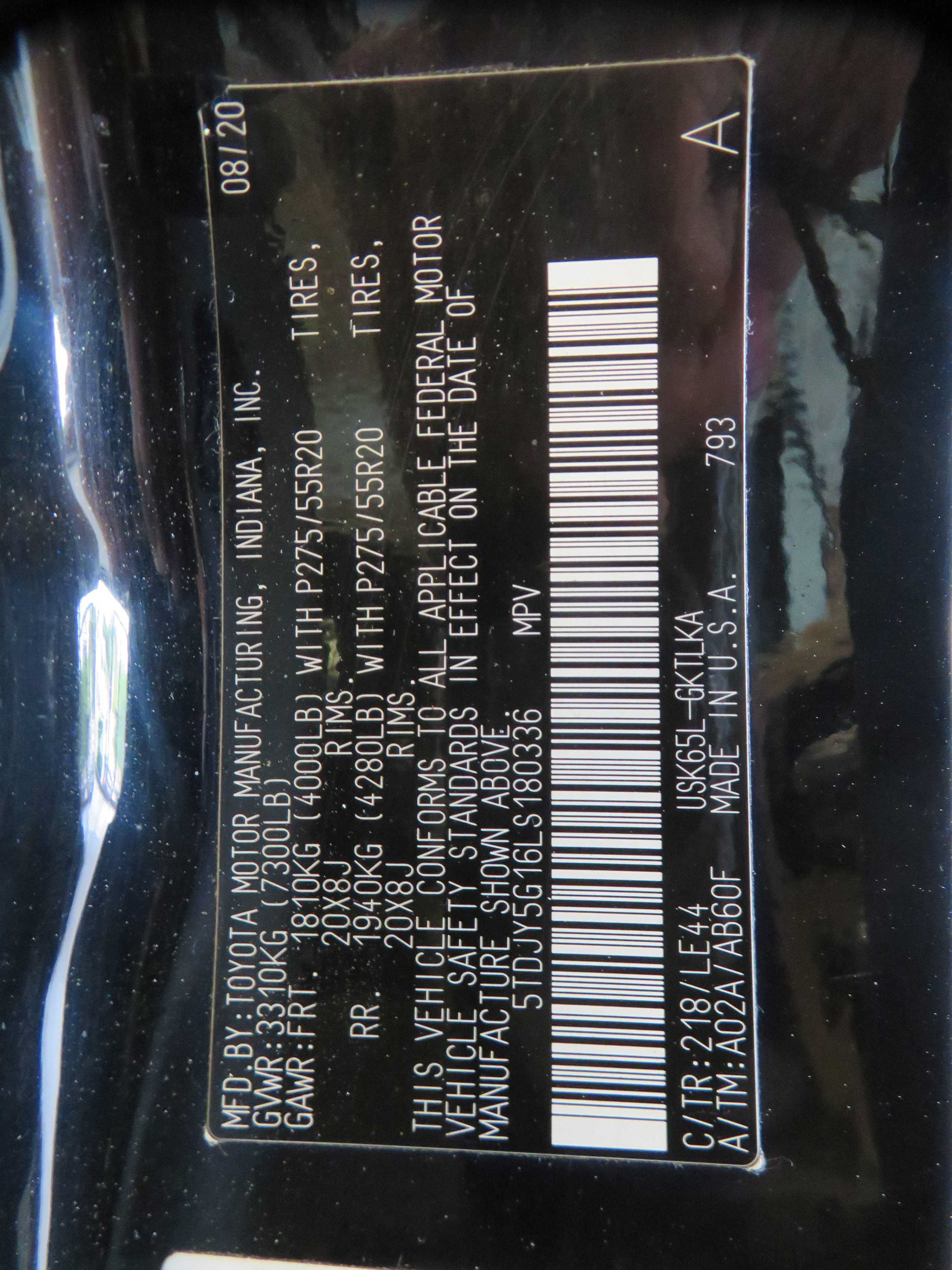 Used 2020 Toyota Sequoia Limited w/ Safety & Convenience Package AWD/4WD image 94