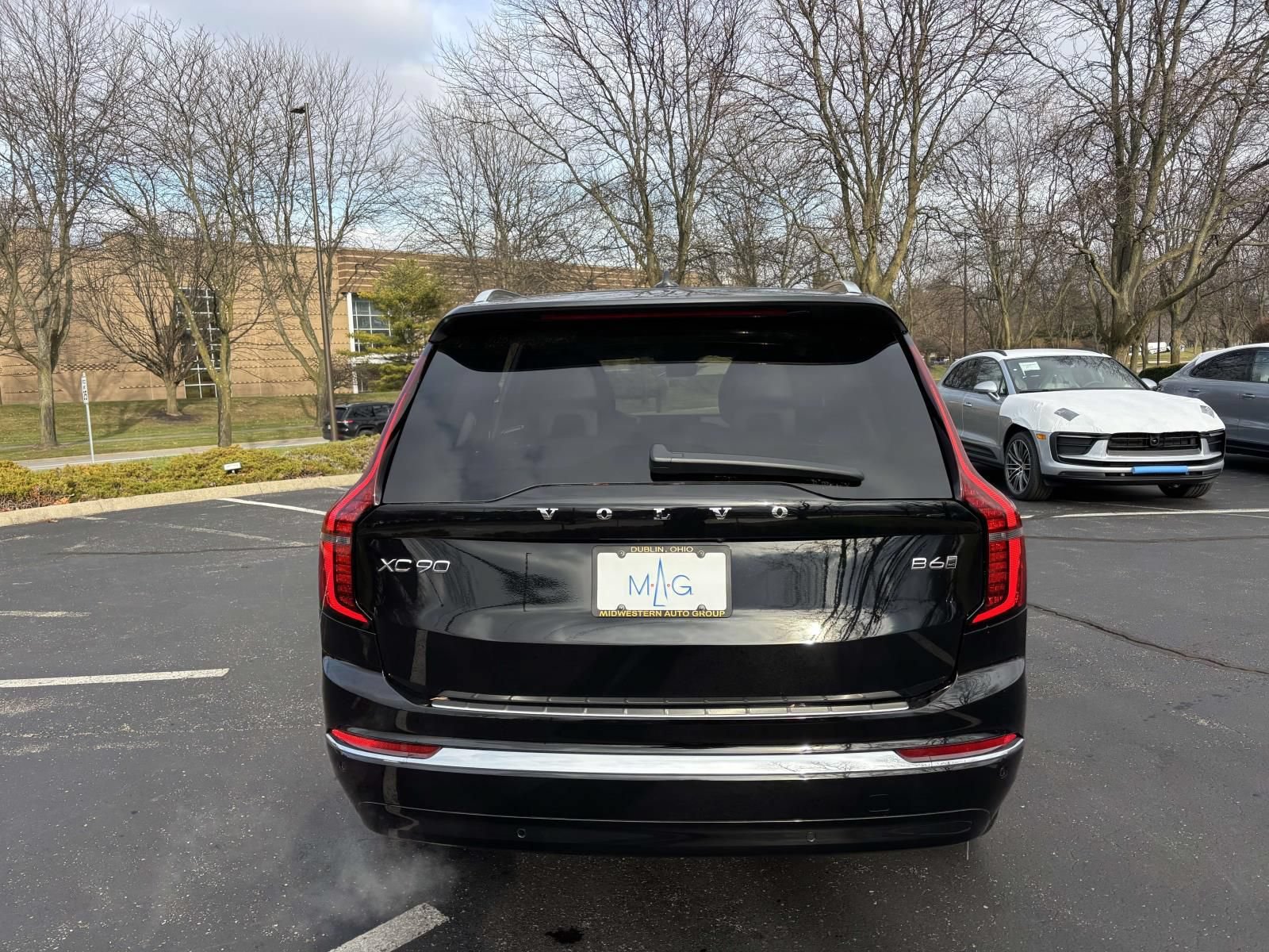 New 2026 Volvo XC90 B6 Plus w/ Protection Package Premier AWD/4WD image 6