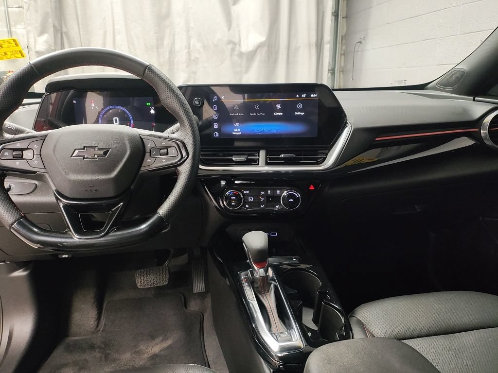 Used 2024 Chevrolet Trax RS w/ Driver Confidence Package FWD image 30
