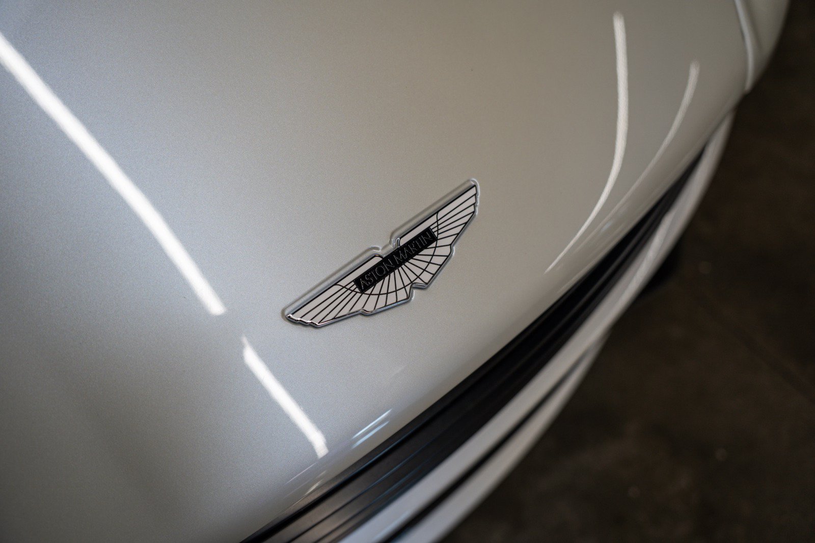Used 2014 Aston Martin Vanquish Coupe RWD image 24