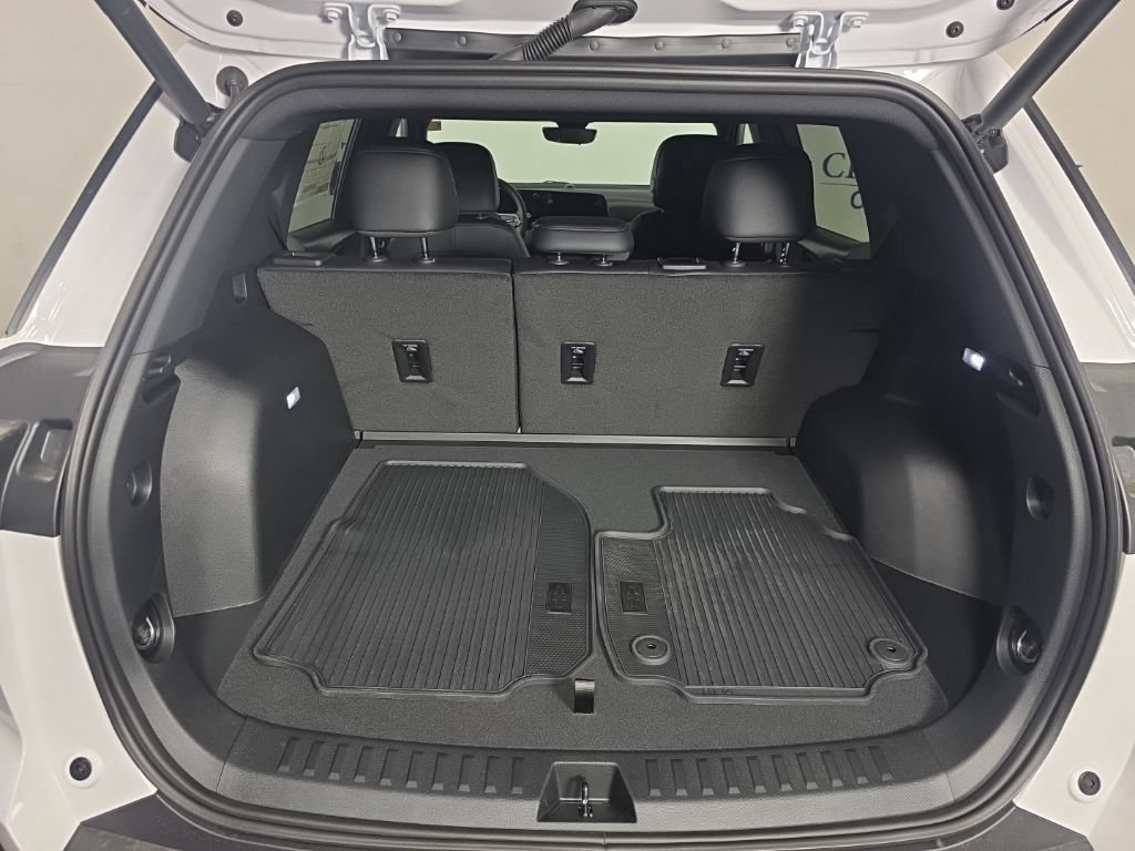 New 2026 Chevrolet Equinox LT w/ Convenience Package II FWD image 13