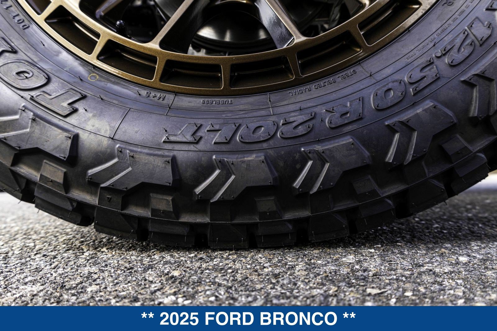 Used 2025 Ford Bronco Badlands AWD/4WD image 29
