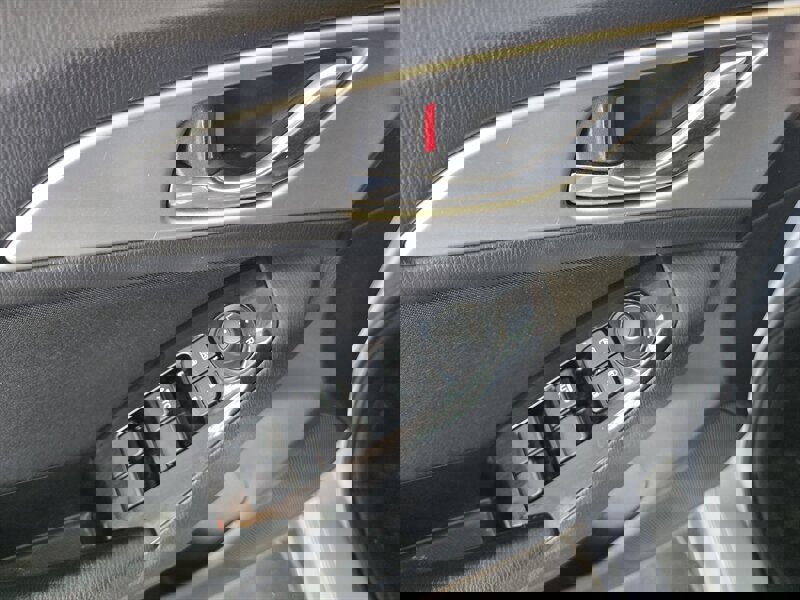 Used 2017 MAZDA MAZDA3 Sport image 16