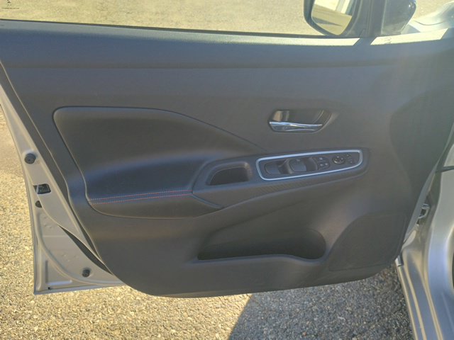 Used 2024 Nissan Versa SR FWD image 22