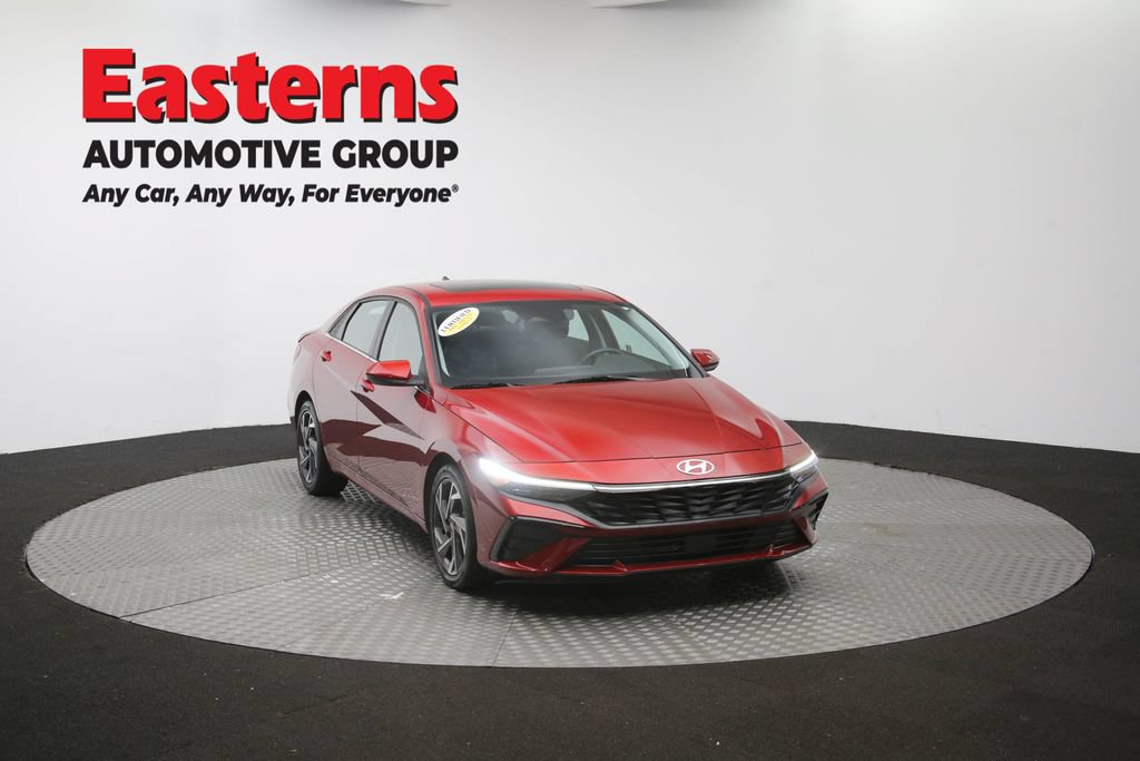 Used 2025 Hyundai Elantra SEL FWD image 53
