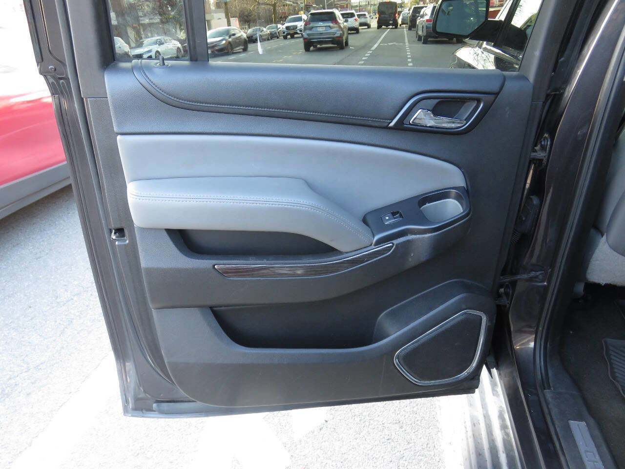 Used 2015 Chevrolet Suburban LT AWD/4WD image 29