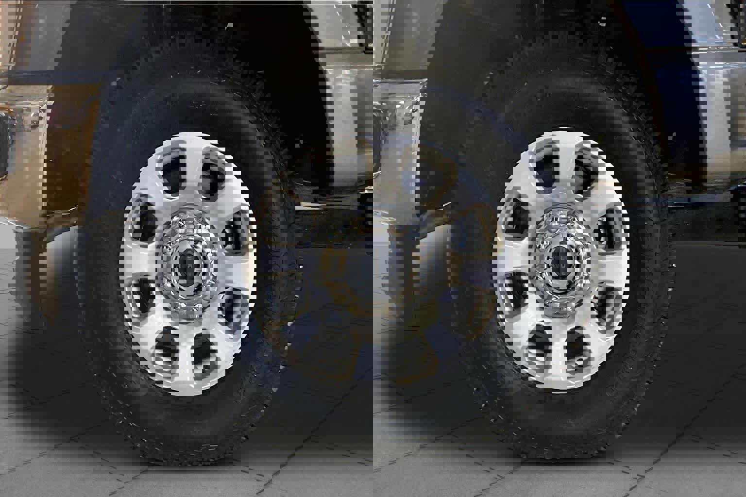 Used 2024 Ford F250 XLT AWD/4WD image 9