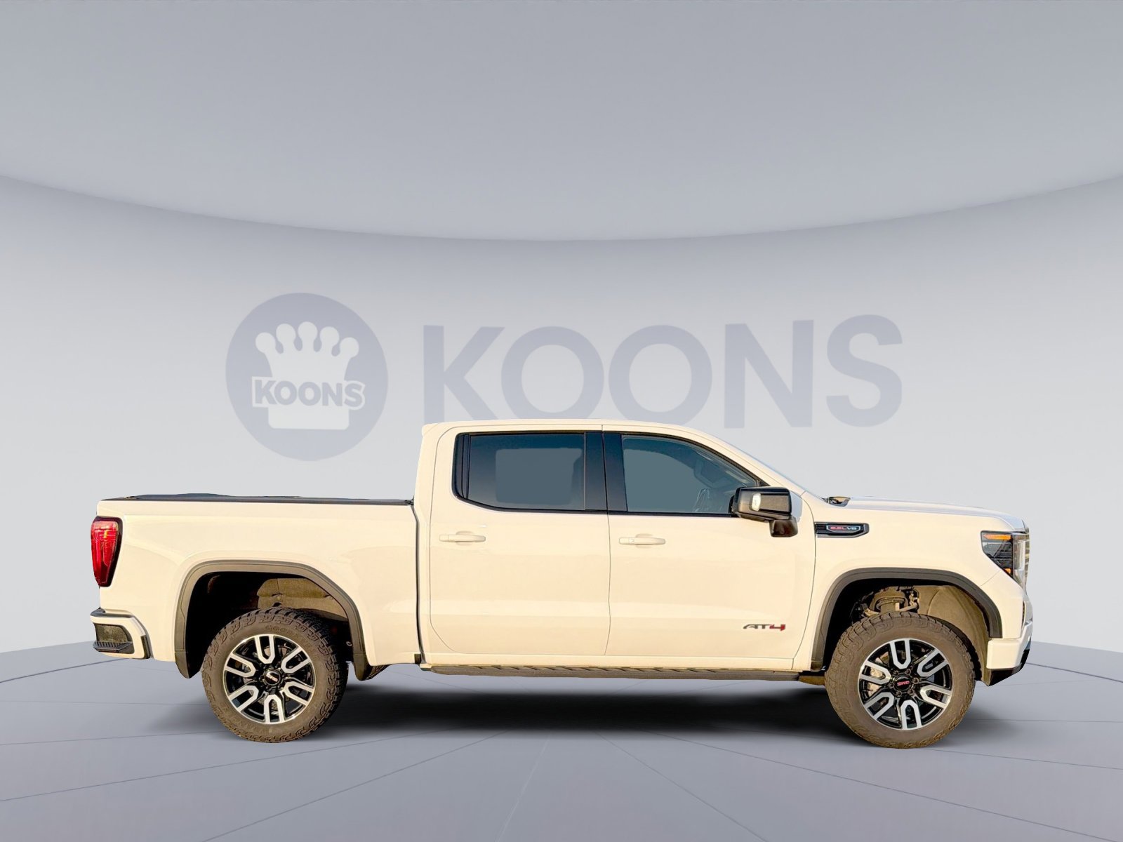 Used 2024 GMC Sierra 1500 AT4 w/ Technology Package image 8